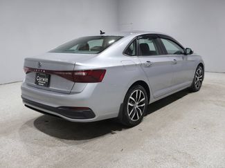 Used 2025 Volkswagen Jetta SE FWD video 2