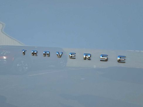 Used 2023 Chevrolet Traverse LT image 13