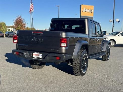 New 2025 Jeep Gladiator Sport image 7