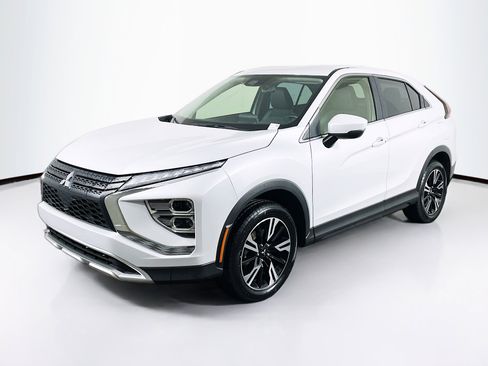 Used 2024 Mitsubishi Eclipse Cross SE image 3