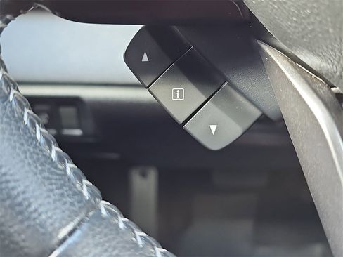 Used 2020 Subaru Outback Premium image 19