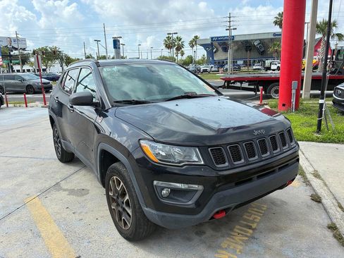 Used 2019 Jeep Compass Trailhawk w/ Cold Weather Group AWD/4WD image 1