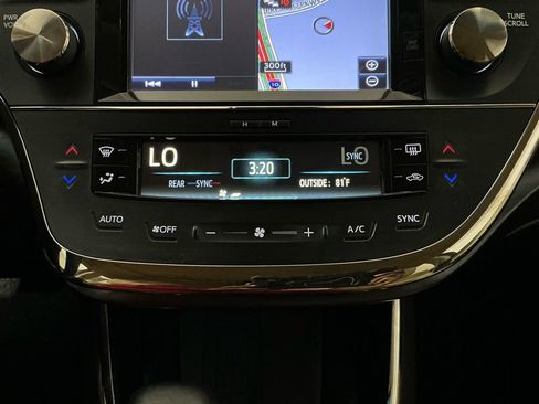 Used 2016 Toyota Avalon Limited w/ Toyota Safety Sense Package image 13