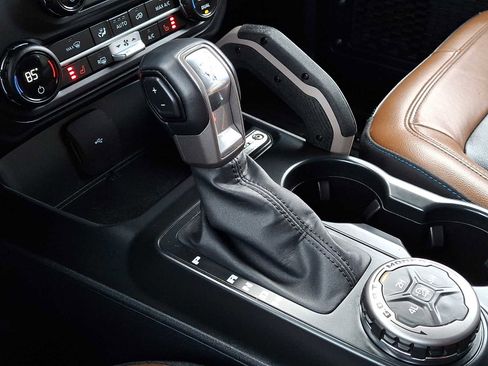 Certified 2024 Ford Bronco Outer Banks image 14