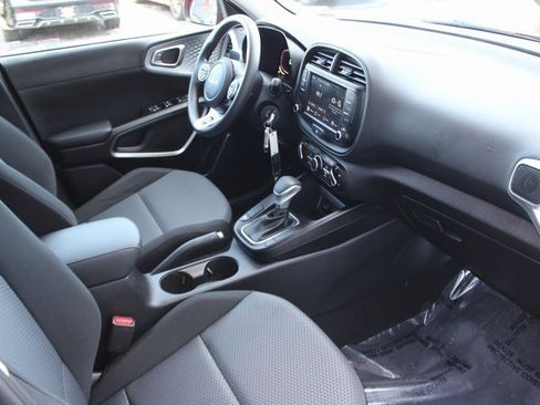 Used 2023 Kia Soul LX w/ LX Technology Package image 31