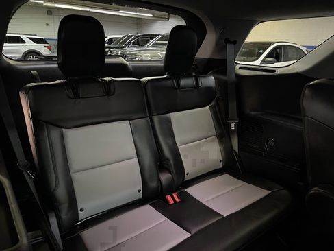 Used 2022 Ford Explorer XLT w/ Equipment Group 202A image 15