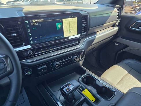 Used 2023 Chevrolet Silverado 1500 ZR2 w/ Technology Package AWD/4WD image 28