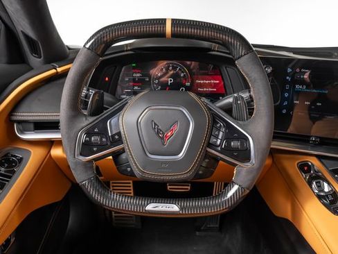 Used 2025 Chevrolet Corvette Z06 RWD image 31