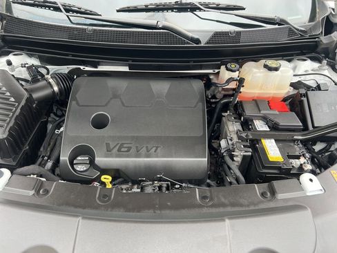 Used 2023 Chevrolet Traverse LT w/ Midnight/Sport Edition image 27