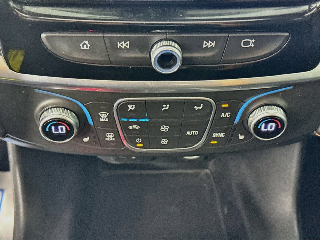 Used 2019 Chevrolet Traverse LT w/ LT Premium Package FWD image 19