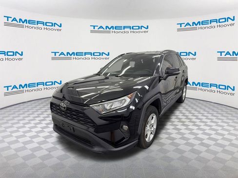 Used 2020 Toyota RAV4 XLE FWD image 1