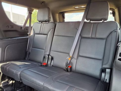 Used 2024 Chevrolet Suburban RST RWD image 21