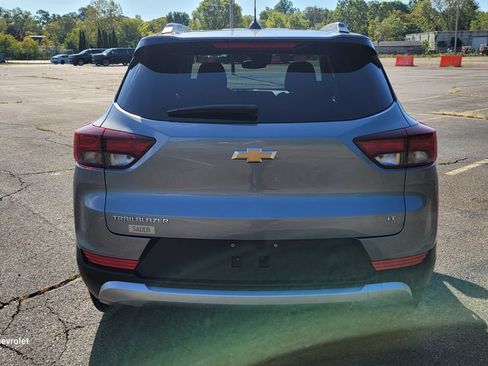 Used 2025 Chevrolet TrailBlazer LT w/ Convenience Package FWD image 10