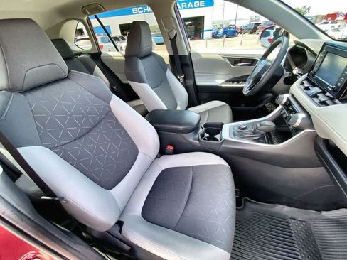 Certified 2020 Toyota RAV4 XLE w/ XLE Grade Weather Package AWD/4WD image 23