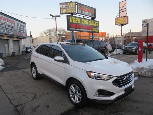 Used 2019 Ford Edge SEL w/ Equipment Group 201A image 3