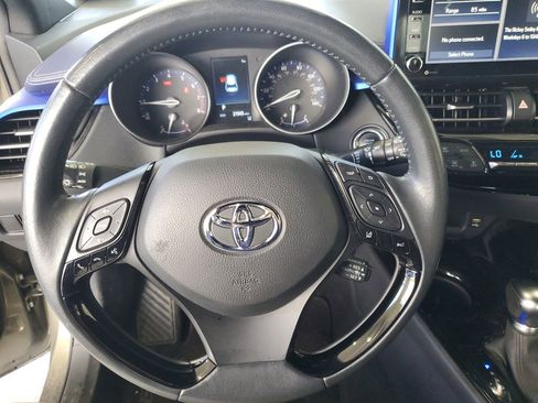 Used 2021 Toyota C-HR XLE image 20