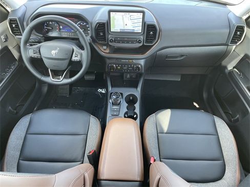 Used 2024 Ford Bronco Sport Outer Banks w/ Tech Package image 12