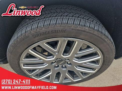 Used 2025 GMC Yukon XL Denali Ultimate AWD/4WD image 7