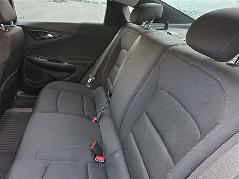 Used 2025 Chevrolet Malibu RS FWD image 22