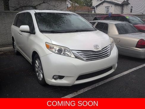 Used 2012 Toyota Sienna Limited w/ Premium Pkg AWD/4WD image 1