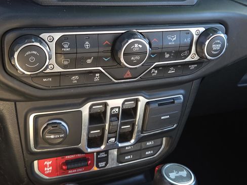 Used 2021 Jeep Wrangler Unlimited Rubicon w/ Dual Top Group image 47