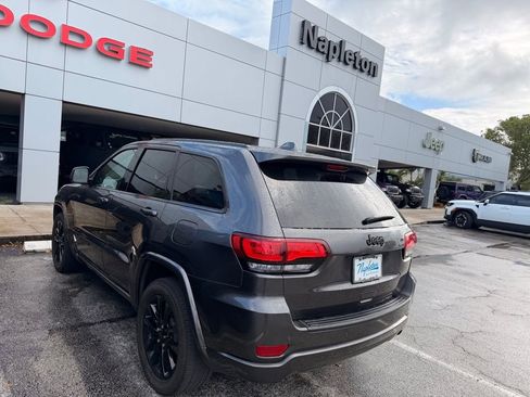 Used 2021 Jeep Grand Cherokee Laredo X image 4