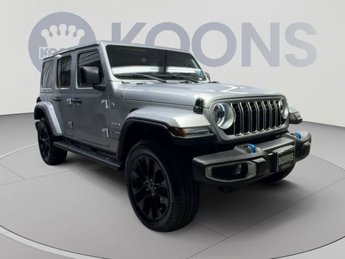 Used 2024 Jeep Wrangler Unlimited Sahara AWD/4WD image 2