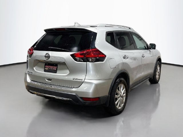 Used 2017 Nissan Rogue SV AWD/4WD image 7