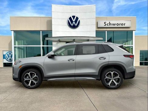 New 2026 Volkswagen Tiguan SE image 1