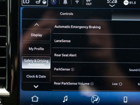 Used 2025 Chrysler Pacifica Select FWD image 19