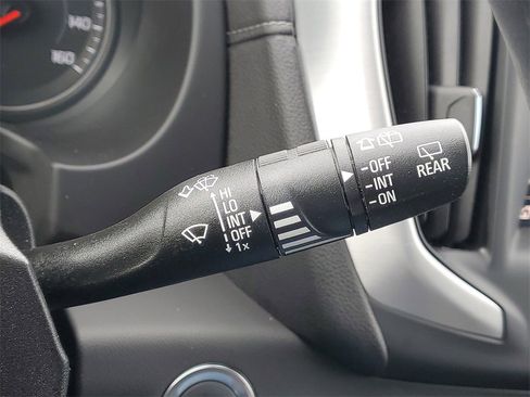 Used 2023 GMC Terrain SLE w/ Driver Convenience Package image 22