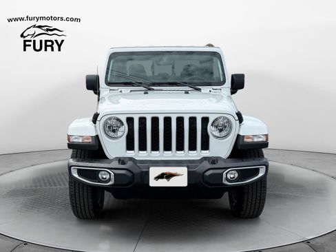 Used 2021 Jeep Gladiator Overland w/ Popular Equipment Package AWD/4WD image 9