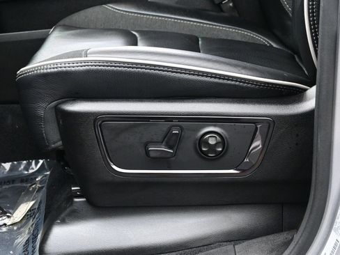 Used 2025 RAM 1500 Limited AWD/4WD image 14