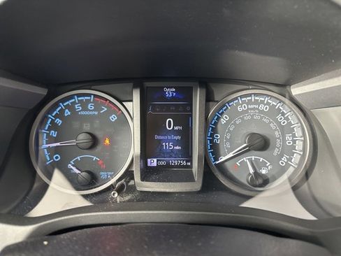 Used 2016 Toyota Tacoma TRD Sport image 17