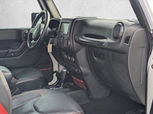 Used 2017 Jeep Wrangler Unlimited Rubicon image 23