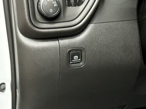 Used 2025 Chevrolet Silverado 1500 Custom Trail Boss w/ Turbomax Blackout Package image 10