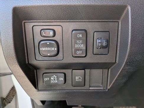 Used 2019 Toyota Tundra SR image 16