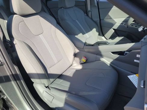 New 2026 Hyundai Elantra SE FWD image 20