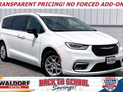 Used 2024 Chrysler Pacifica Touring-L