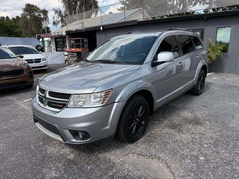 Used 2017 Dodge Journey SXT w/ Comfort/Convenience Group FWD image 1