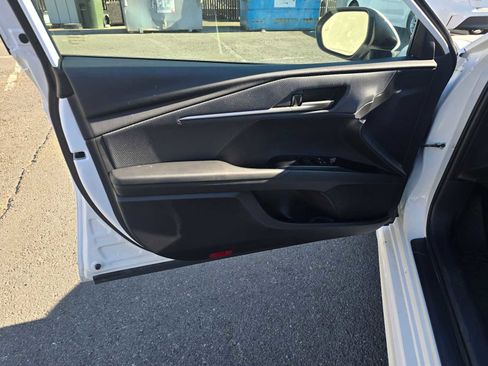 Used 2025 Toyota Camry SE image 21