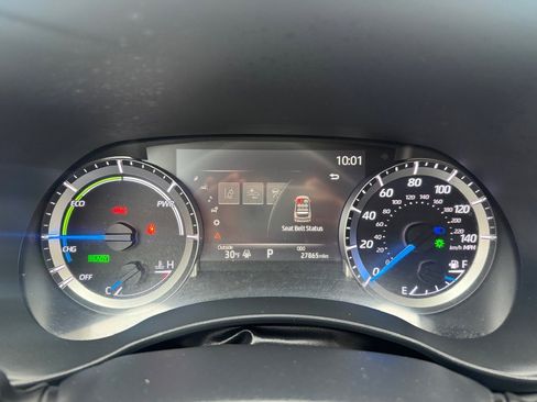 Used 2023 Toyota Highlander LE image 26