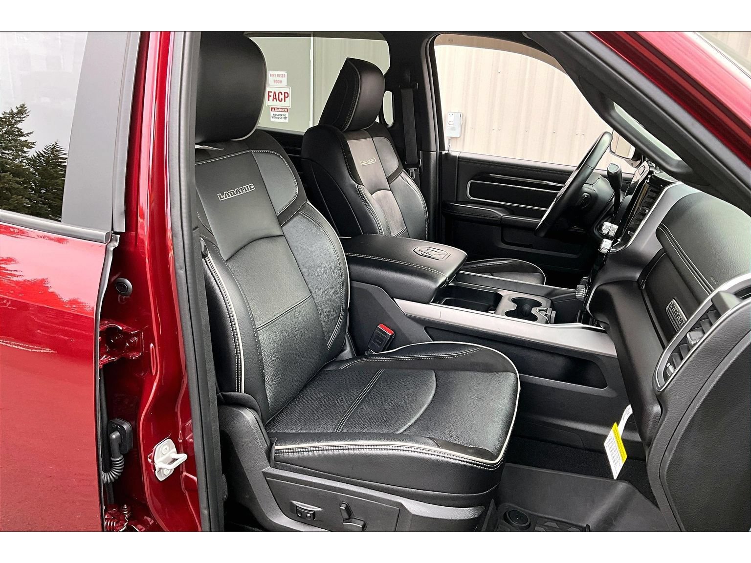 Used 2022 RAM 2500 Laramie AWD/4WD image 7