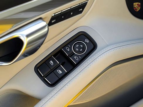 Used 2024 Porsche 718 Cayman Style Edition image 38