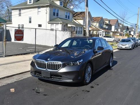 Used 2025 BMW 530i RWD image 2
