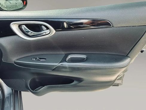 Used 2019 Nissan Sentra SV FWD image 14