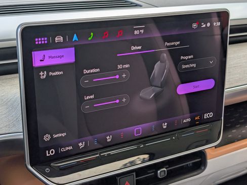 Used 2025 Volkswagen ID. Buzz Pro S Plus RWD image 39