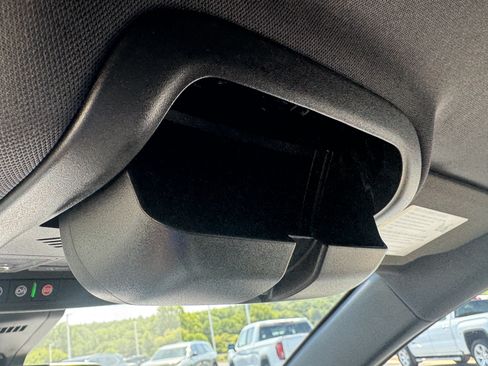 Used 2024 Chevrolet Equinox RS FWD image 37