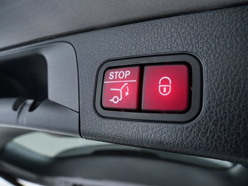Certified 2021 Mercedes-Benz GLB 250 4MATIC image 8