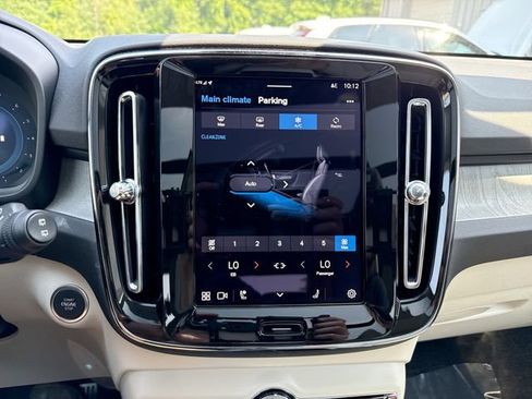 Certified 2024 Volvo XC40 B5 Core AWD/4WD image 20